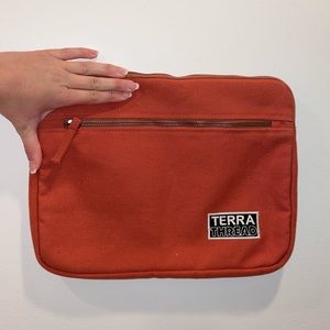 TERRA THREAD Orange Laptop Case 13”.